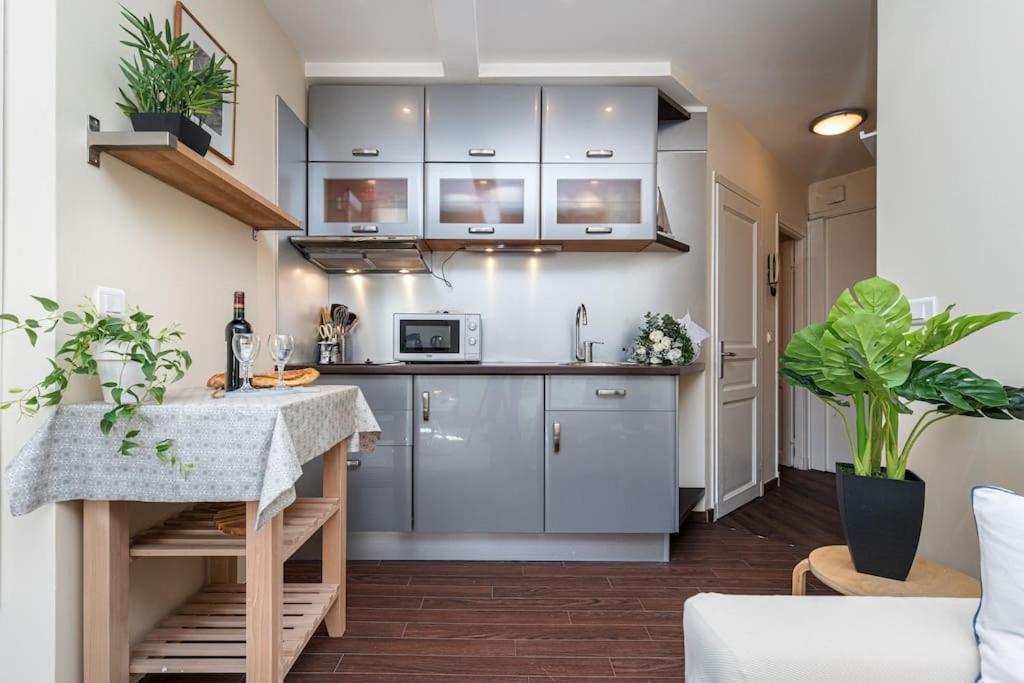 My Casa - Stalingrad 32 - Good Apartment, Port Of Nizza